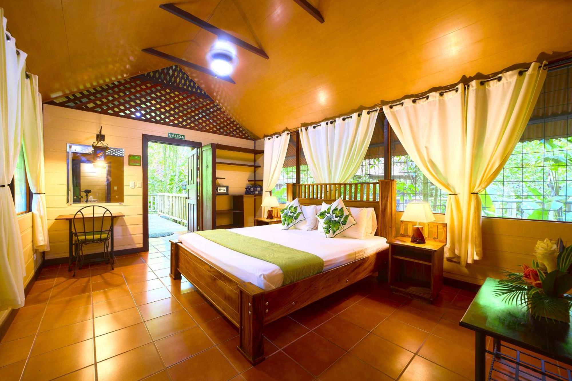 Aninga Lodge Tortuguero Extérieur photo