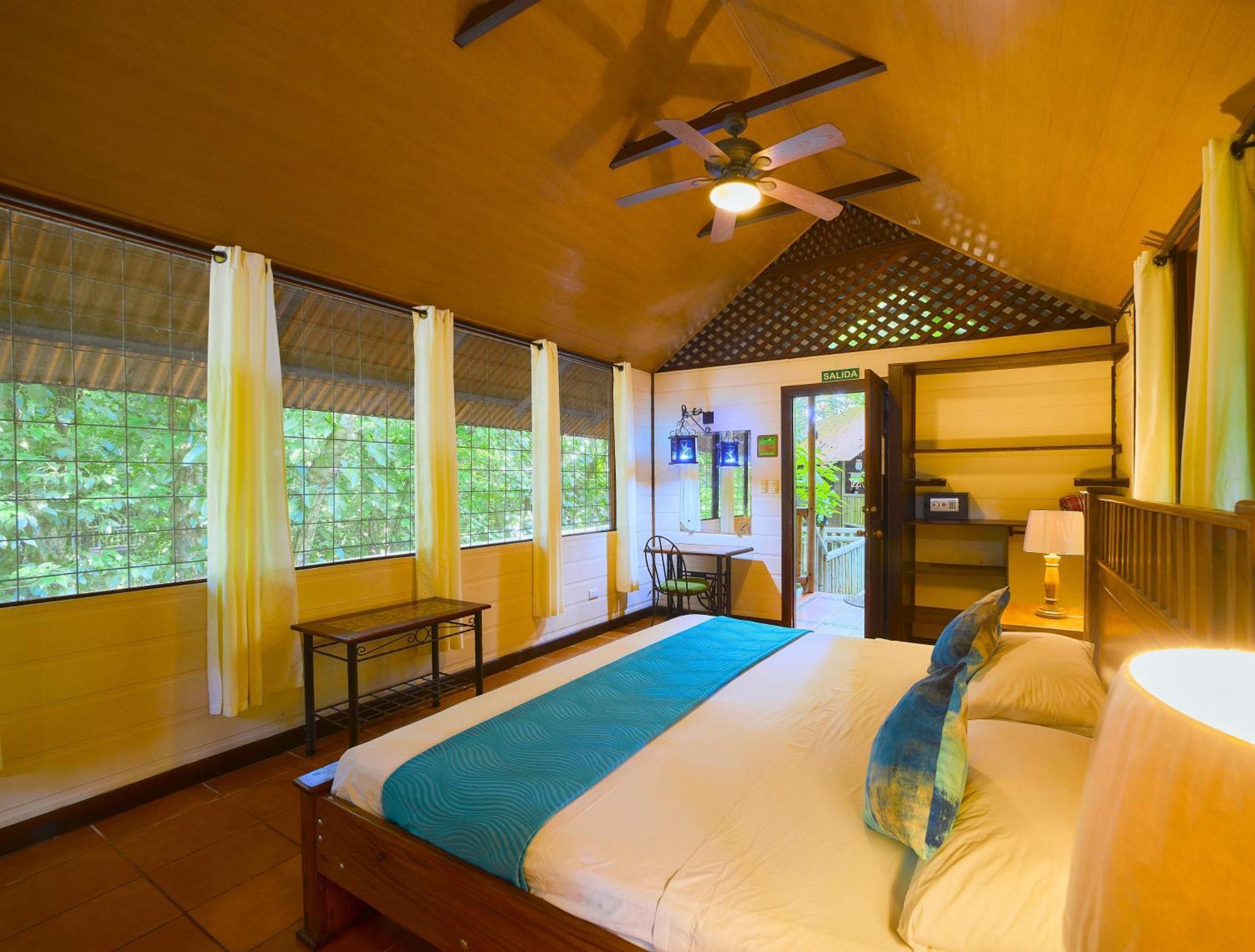 Aninga Lodge Tortuguero Extérieur photo